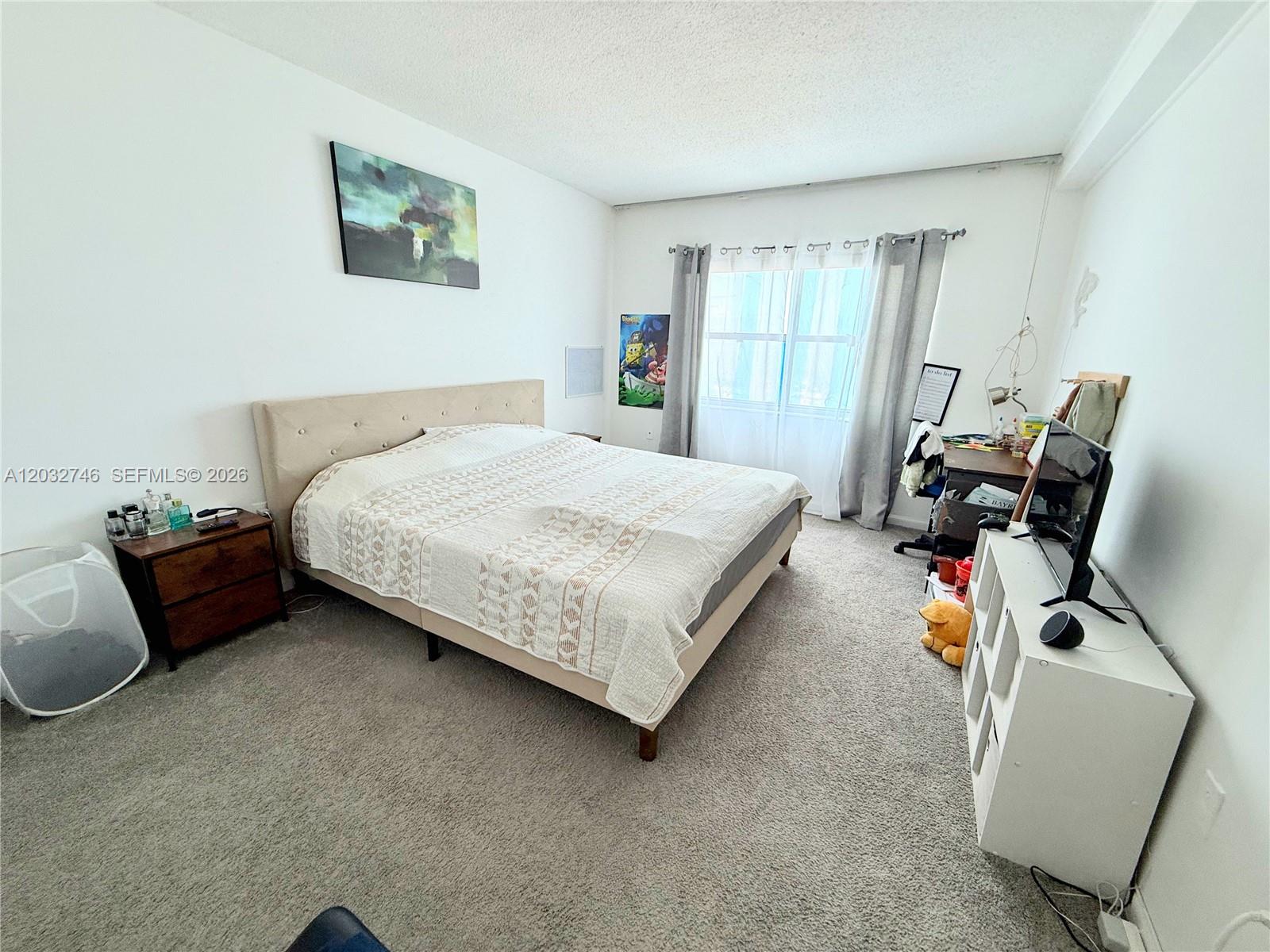 400 Kings Point Drive