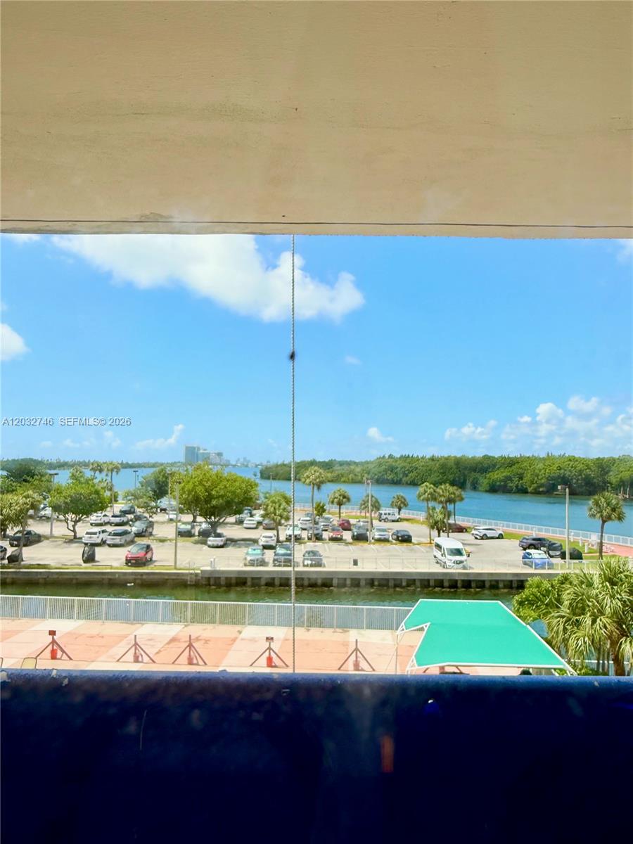 400 Kings Point Drive