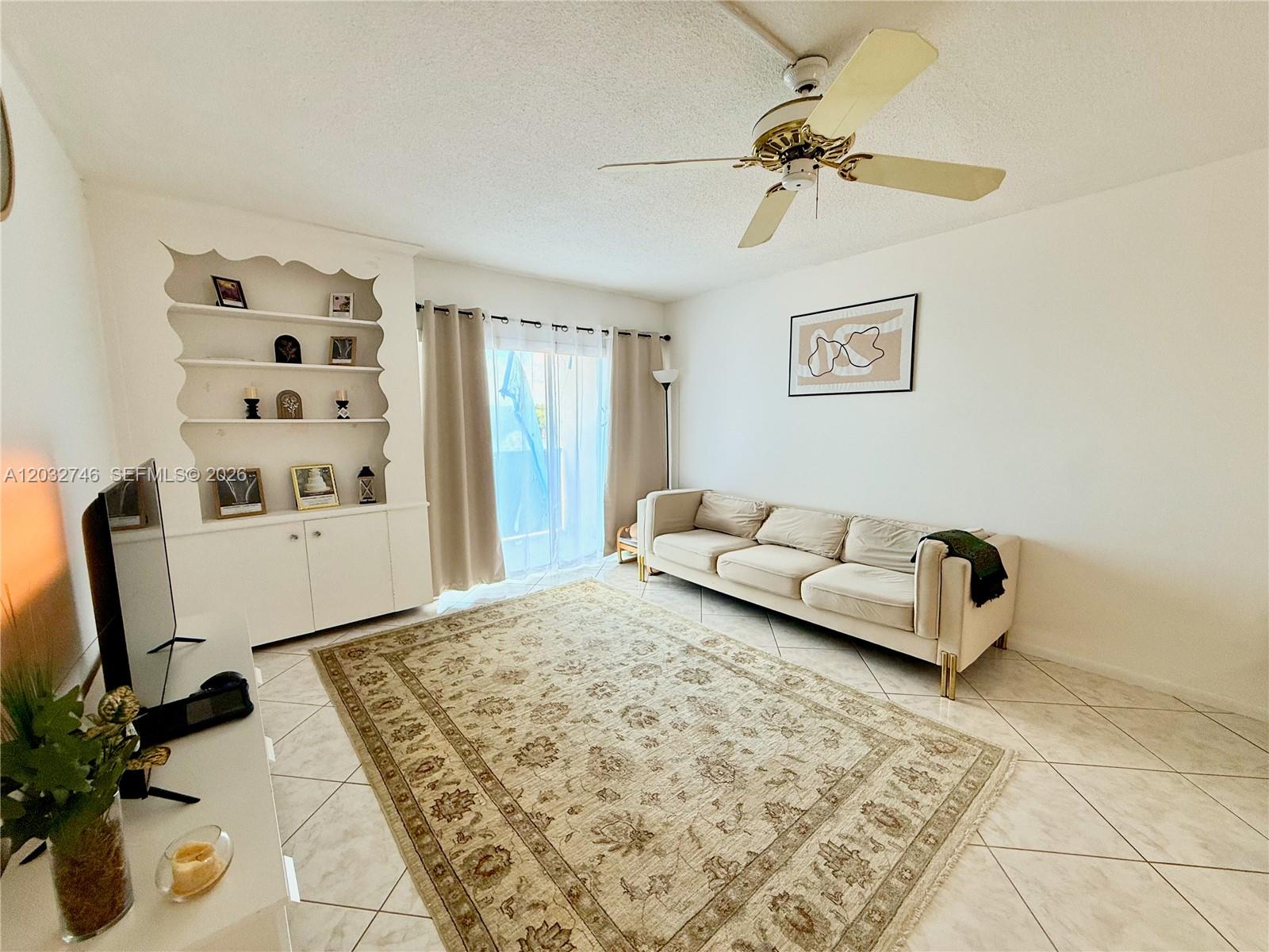 400 Kings Point Drive