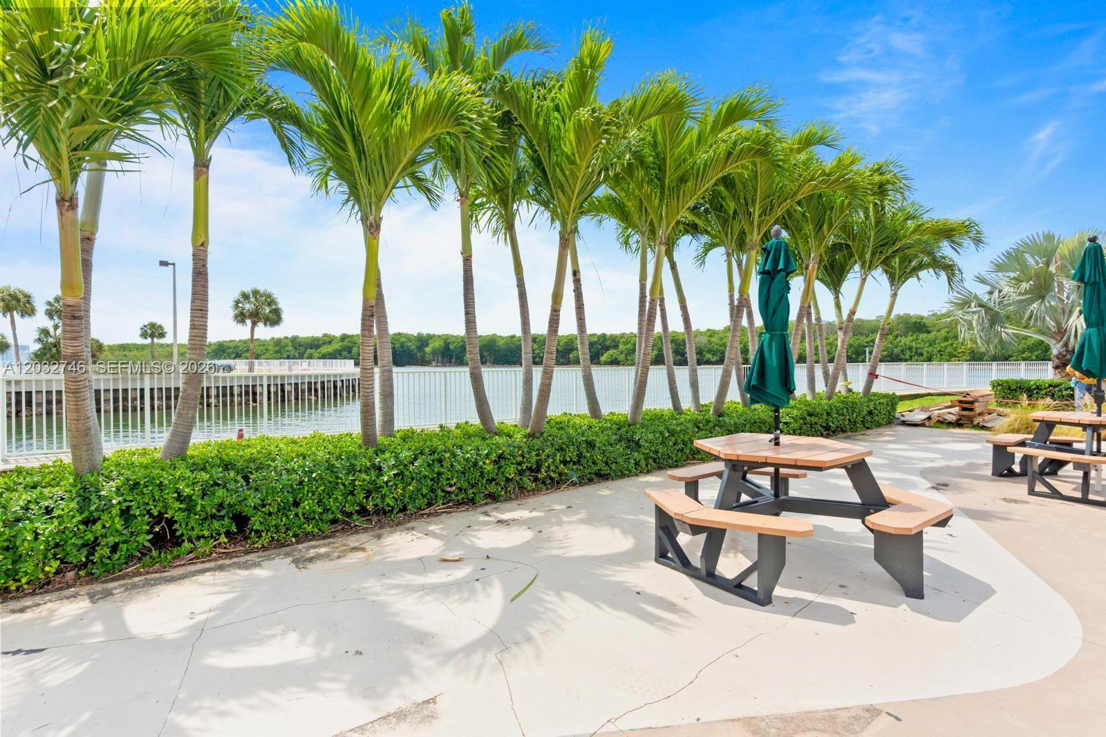 400 Kings Point Drive