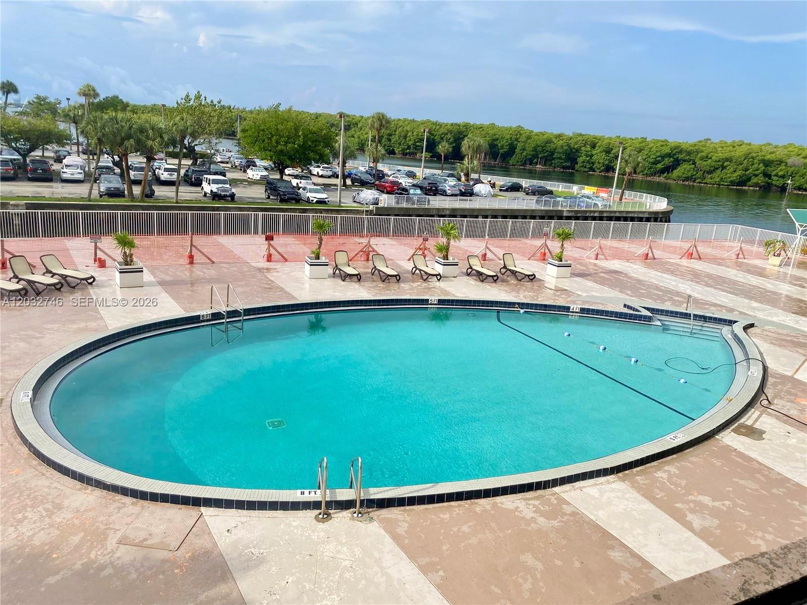 400 Kings Point Drive