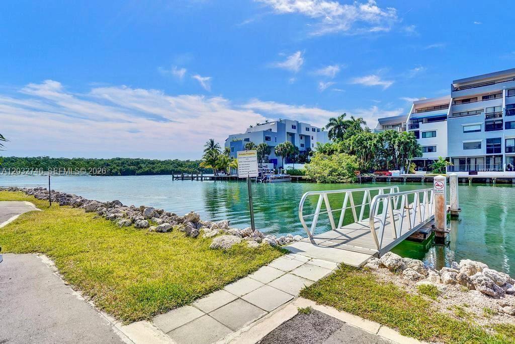 400 Kings Point Drive