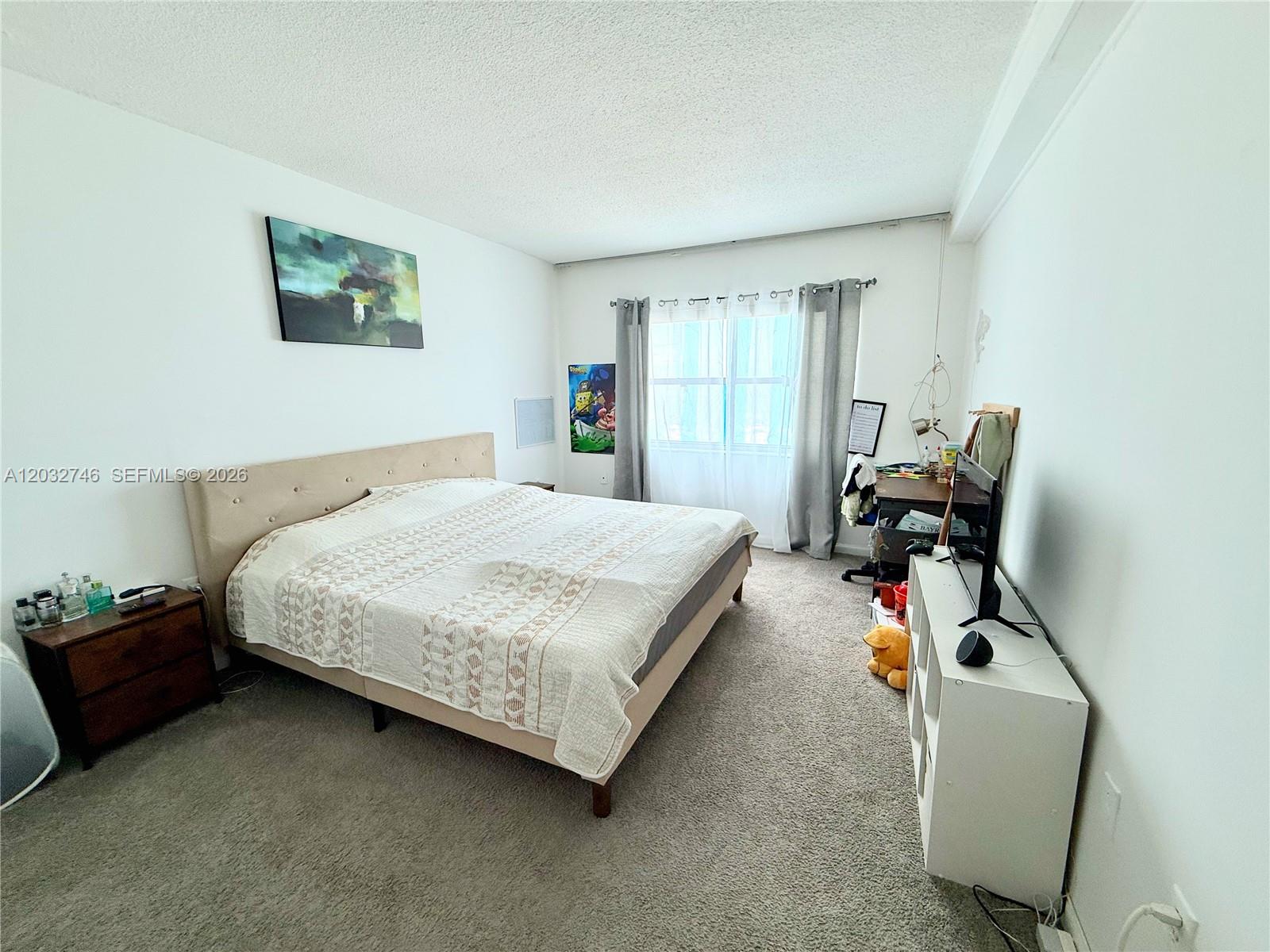 400 Kings Point Drive