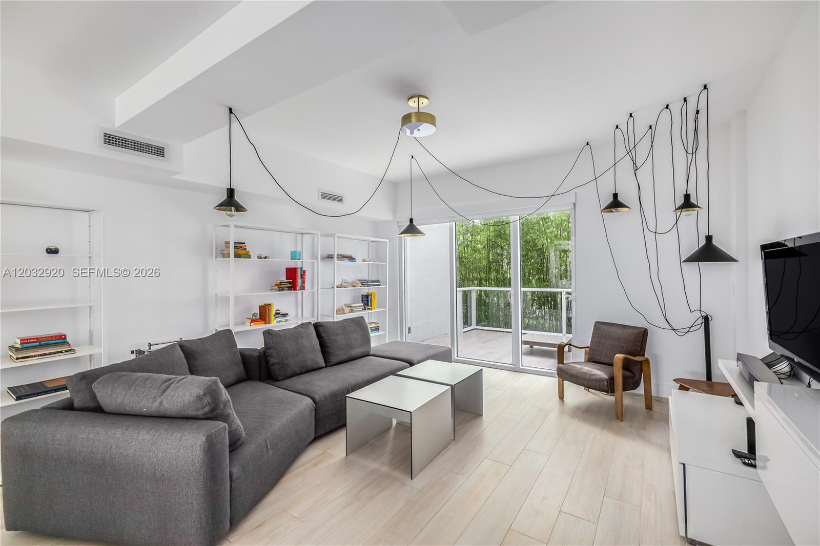 455 NE 39th Street