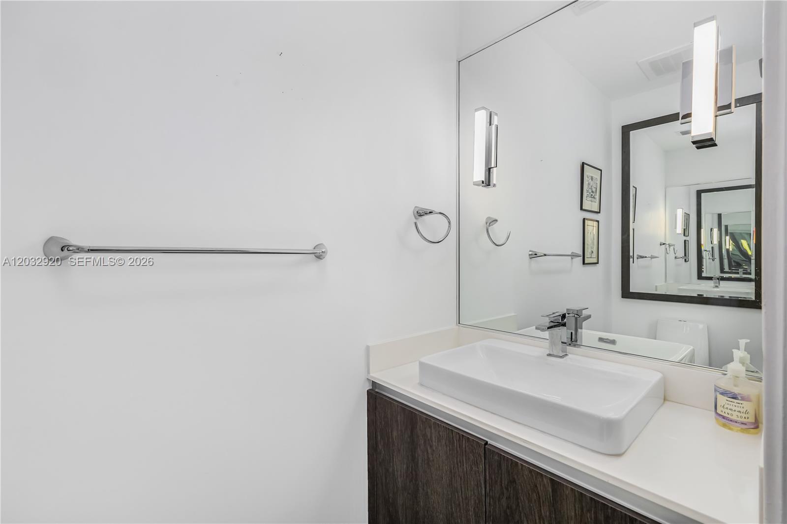 455 NE 39th Street