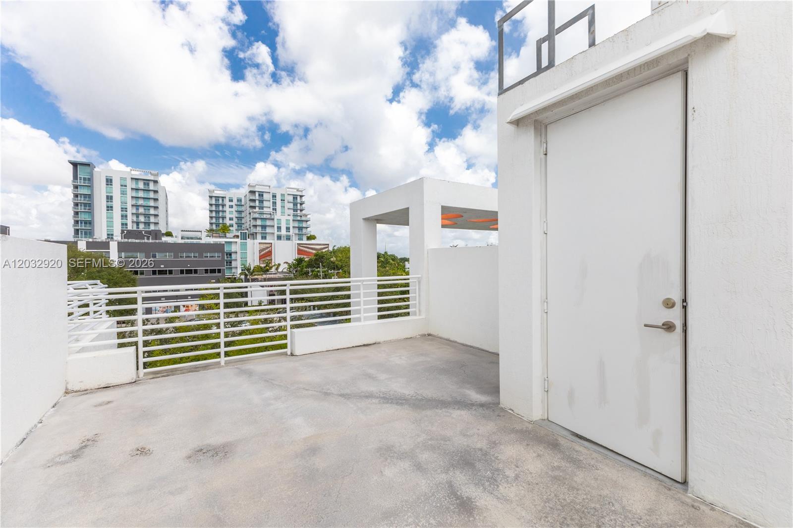 455 NE 39th Street