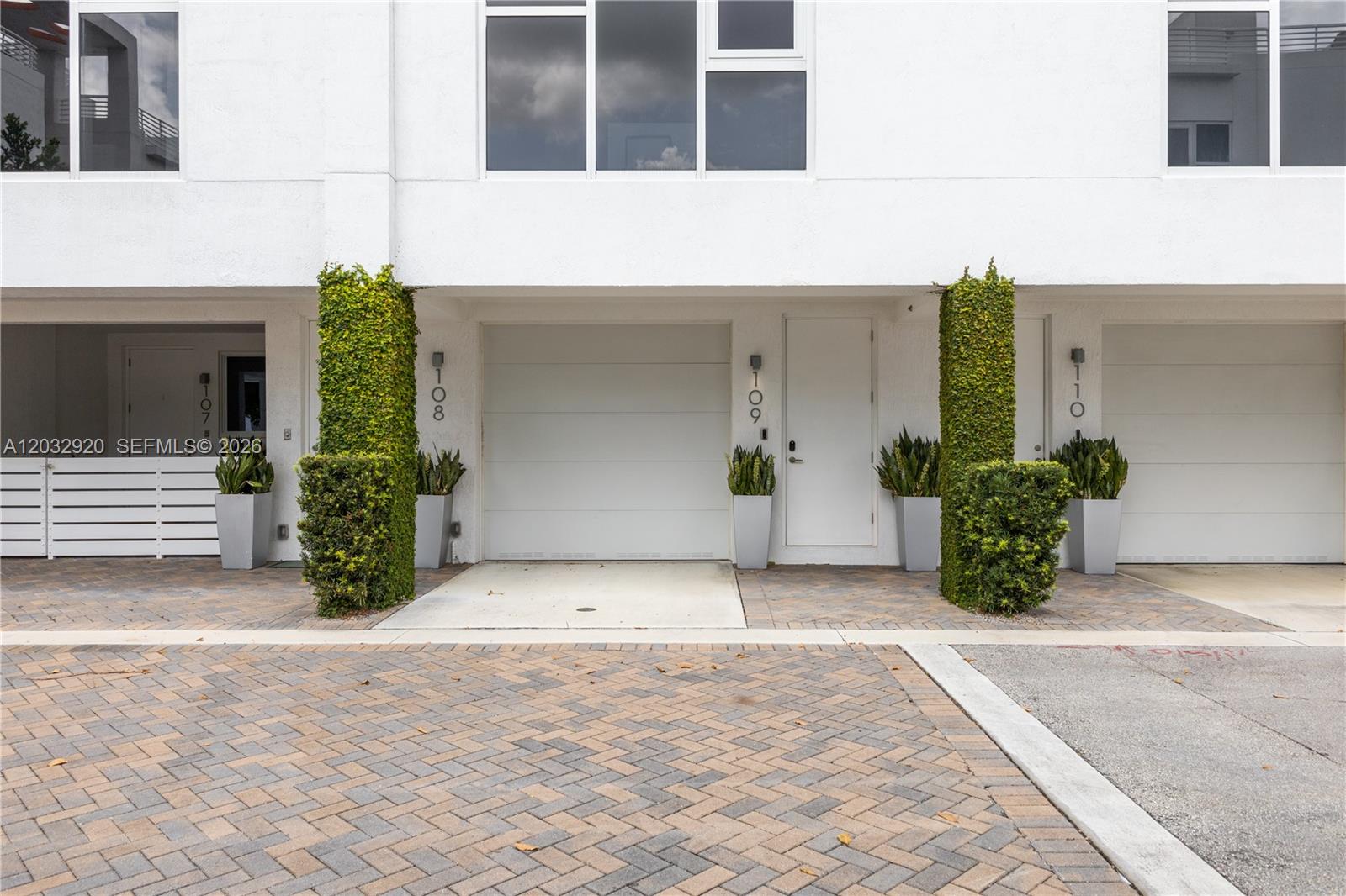 455 NE 39th Street