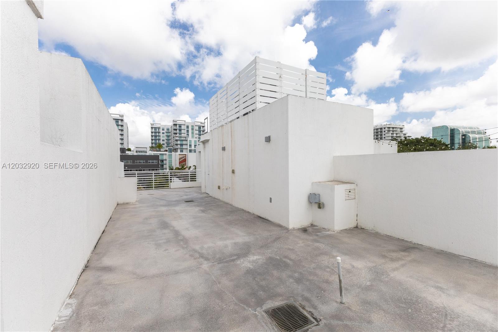 455 NE 39th Street
