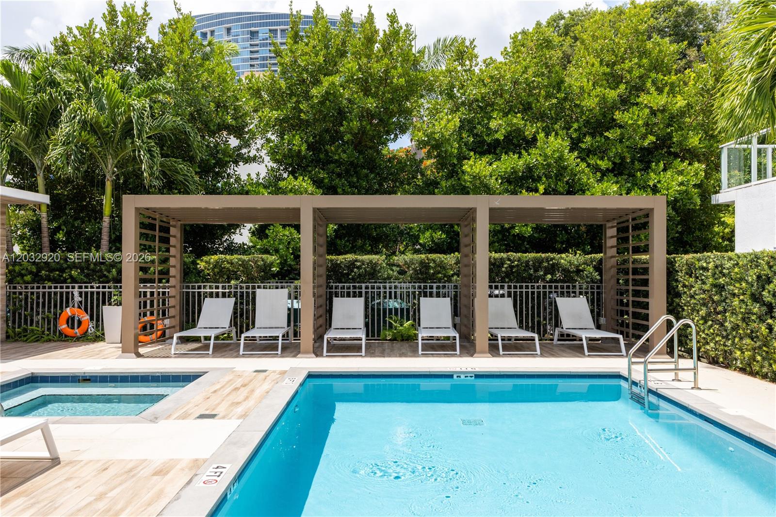 455 NE 39th Street