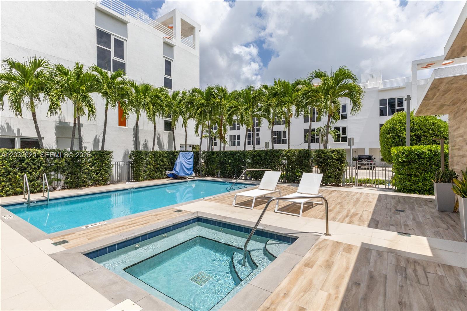 455 NE 39th Street