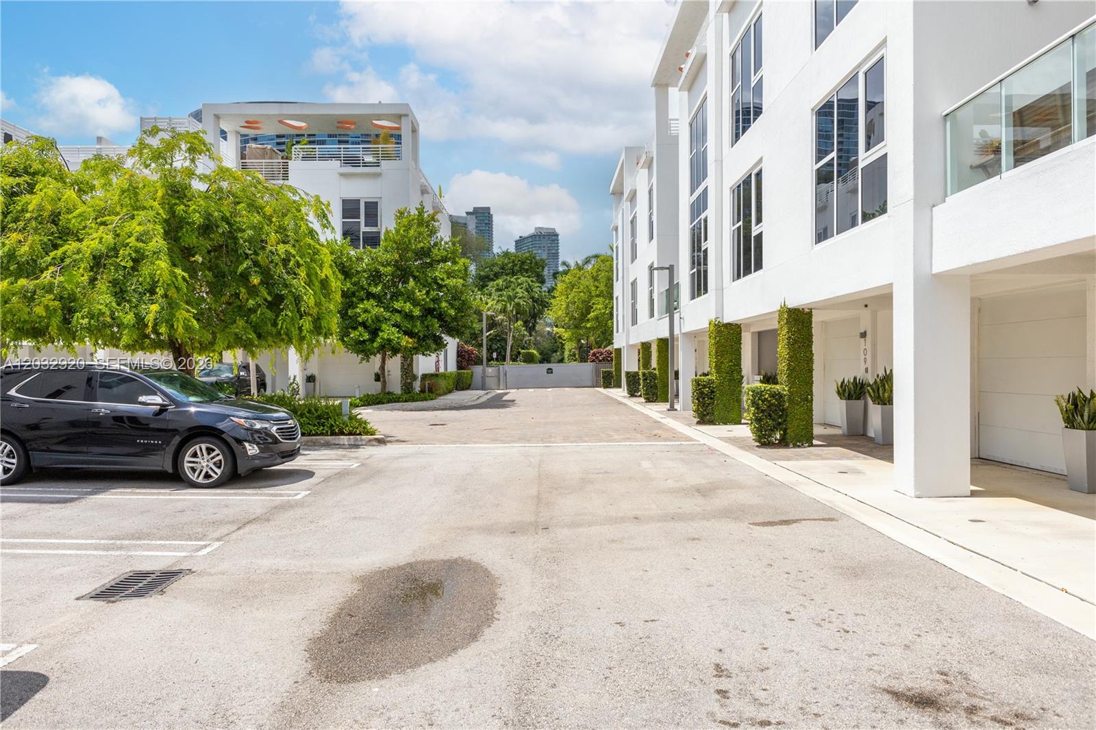 455 NE 39th Street