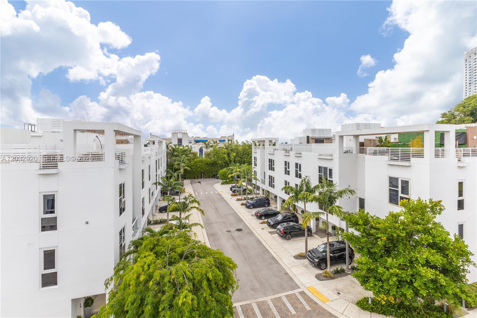 455 NE 39th Street