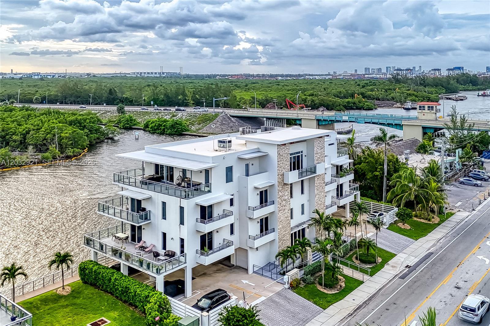 6100 N Ocean Drive