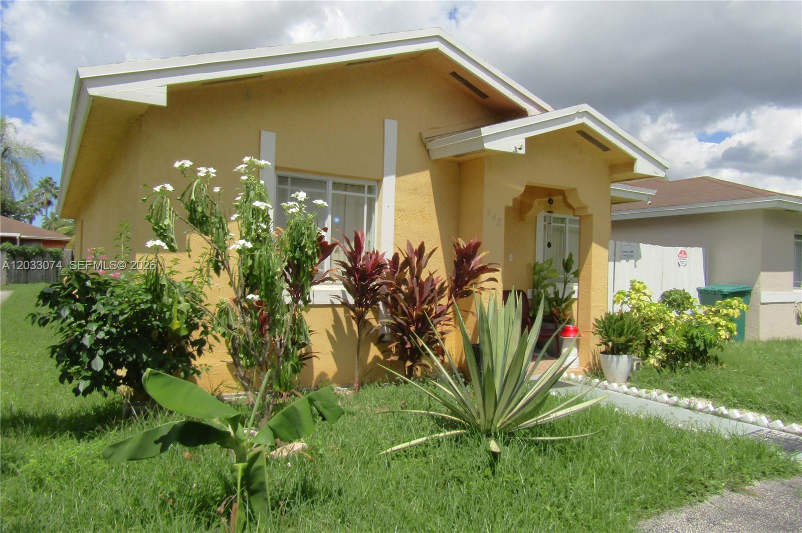 942 SW 8th Place