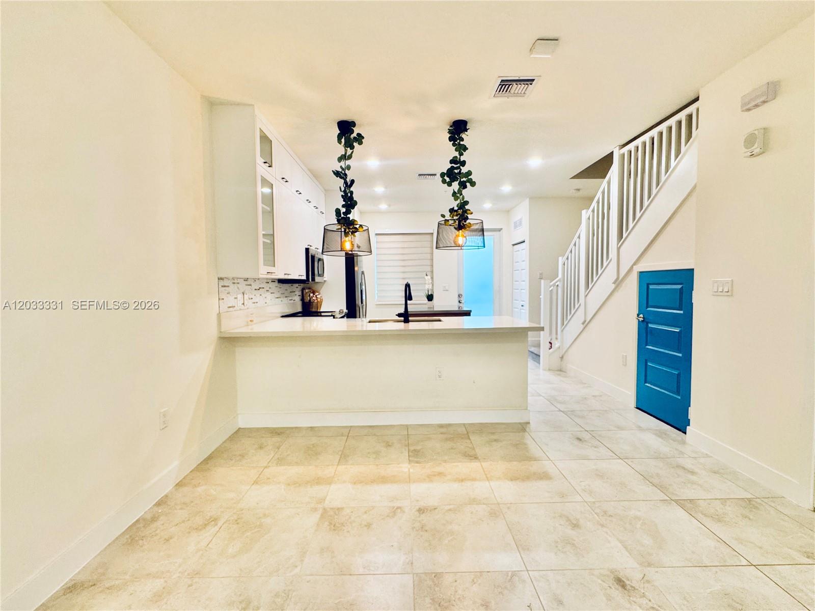 10295 NW 64th Terrace