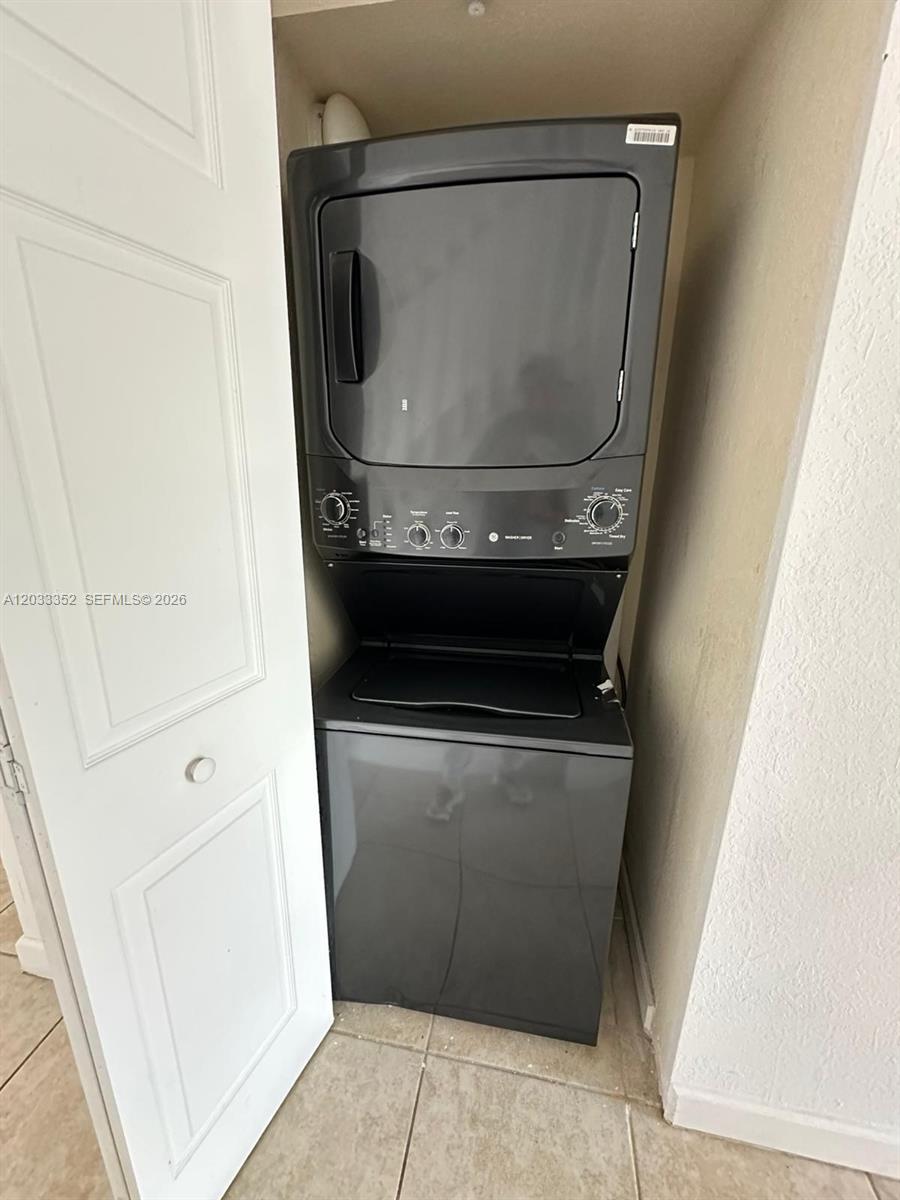 2819 SE 1st Drive