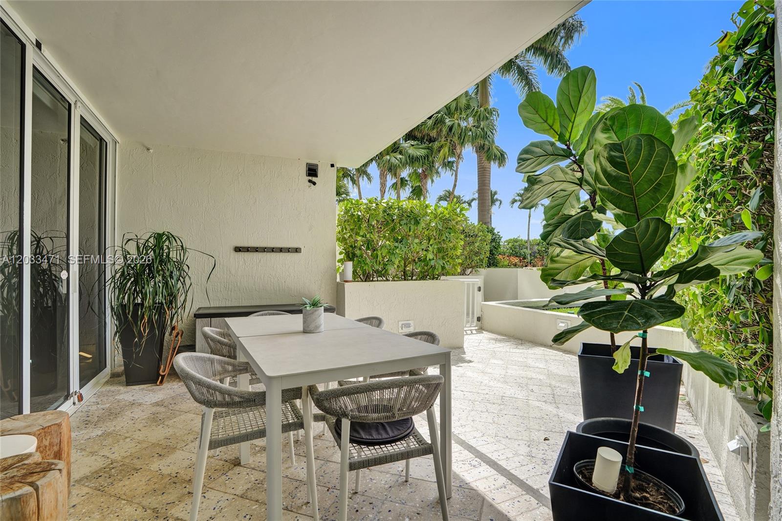 19111 Collins Avenue