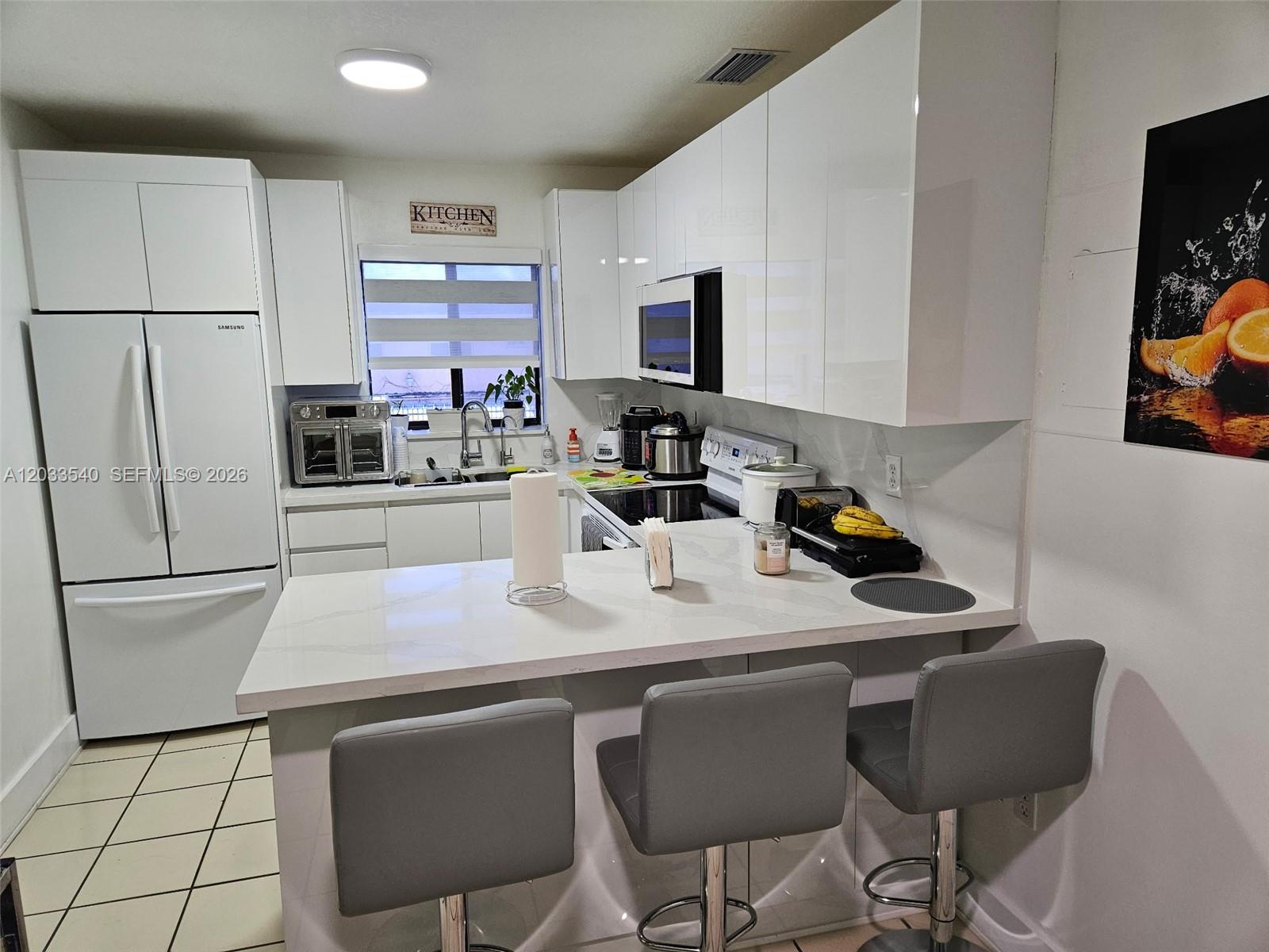 2348 W 56th Street