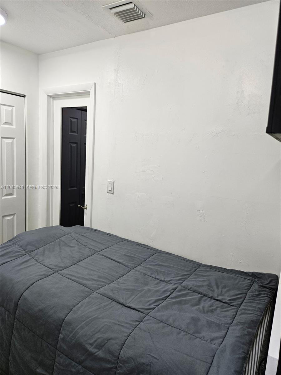 2348 W 56th Street