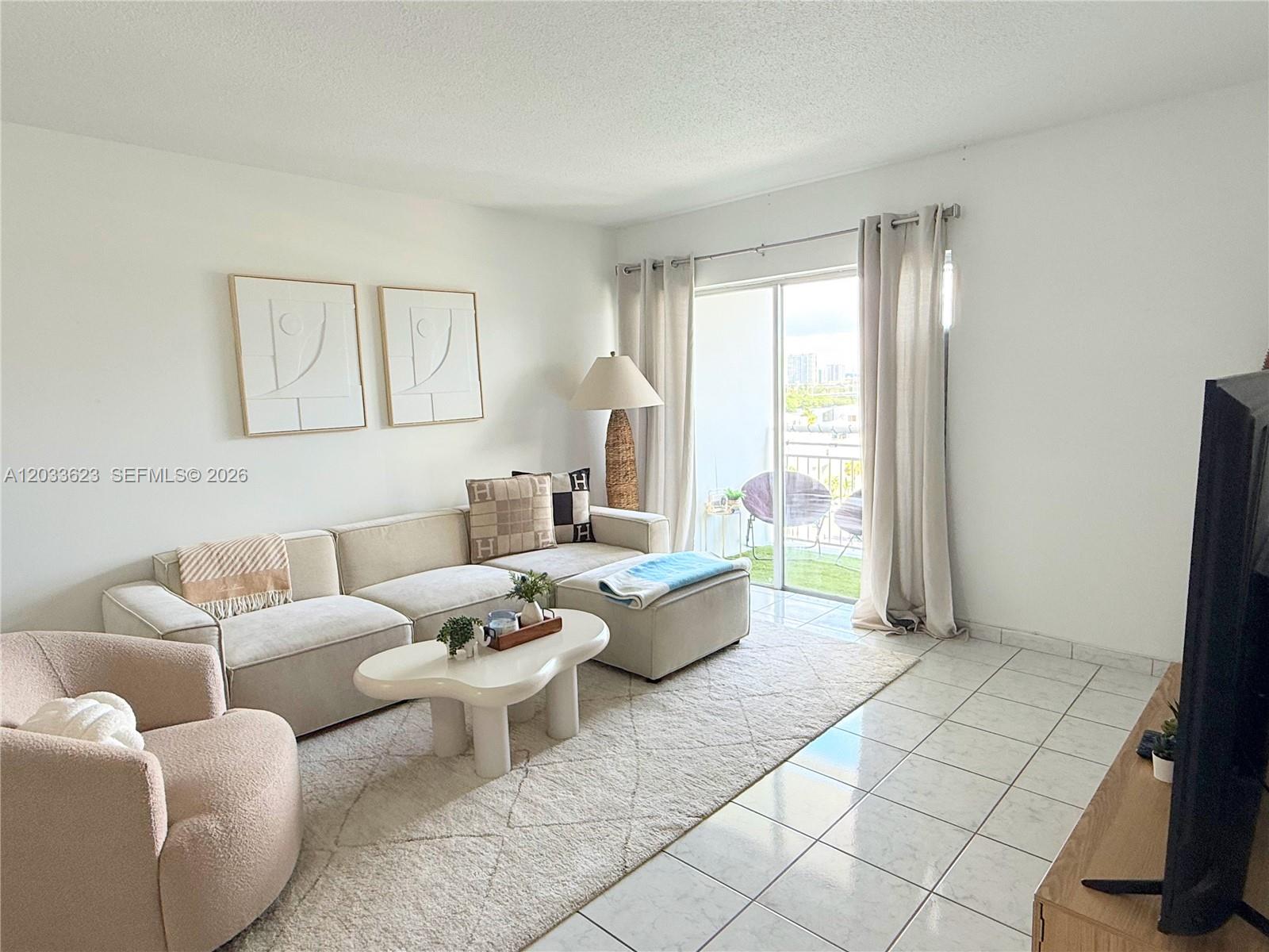 400 Kings Point Drive