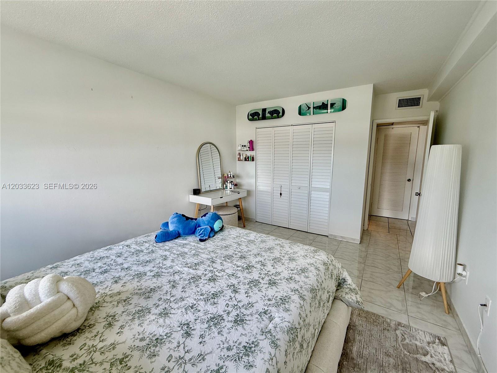 400 Kings Point Drive
