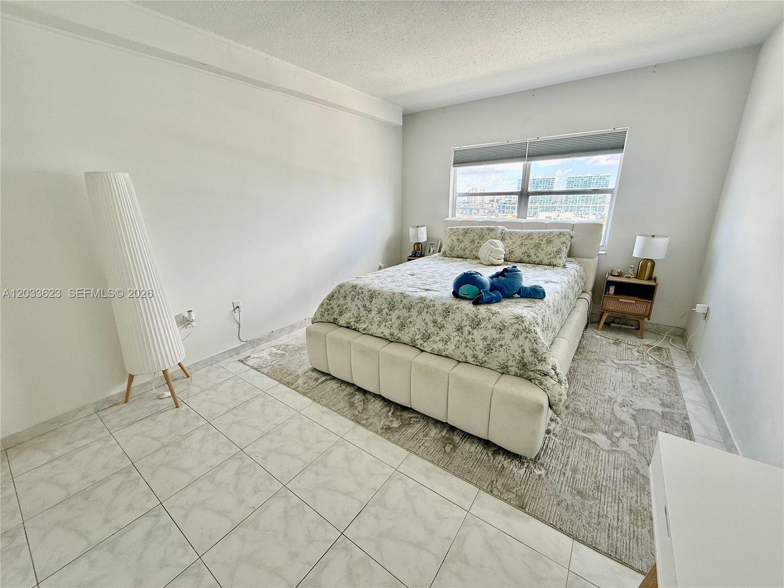 400 Kings Point Drive