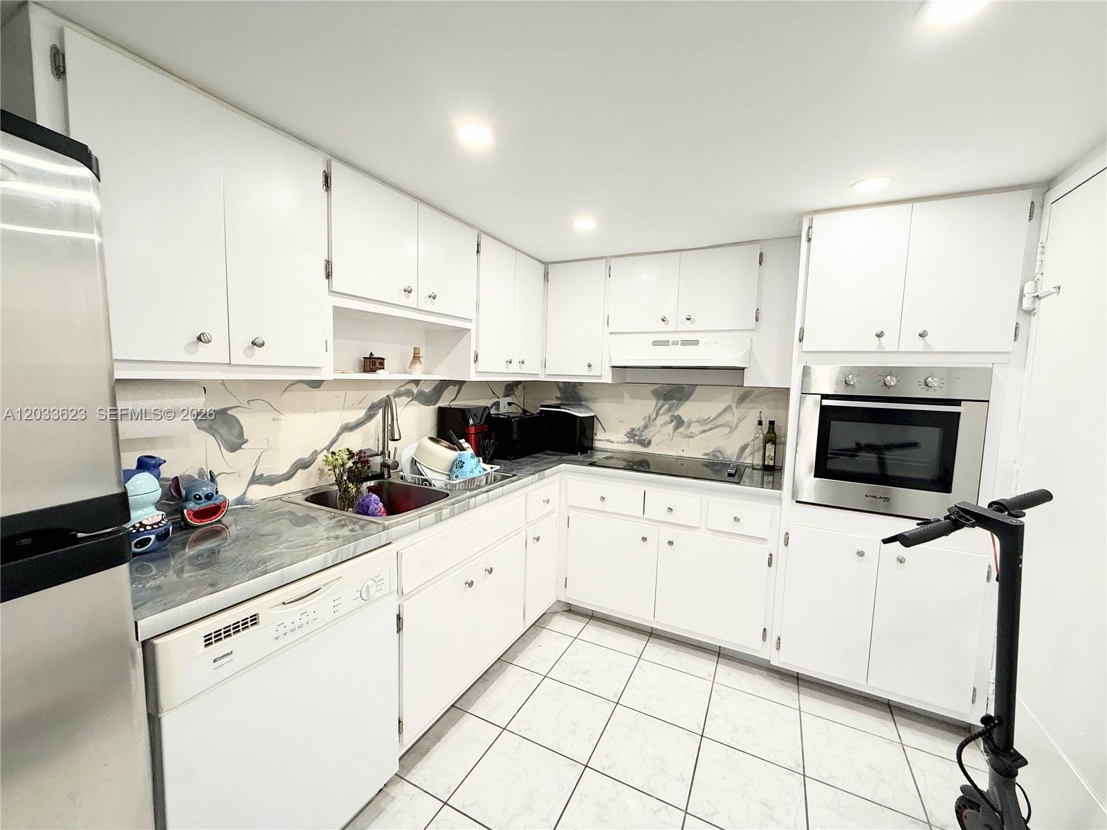 400 Kings Point Drive