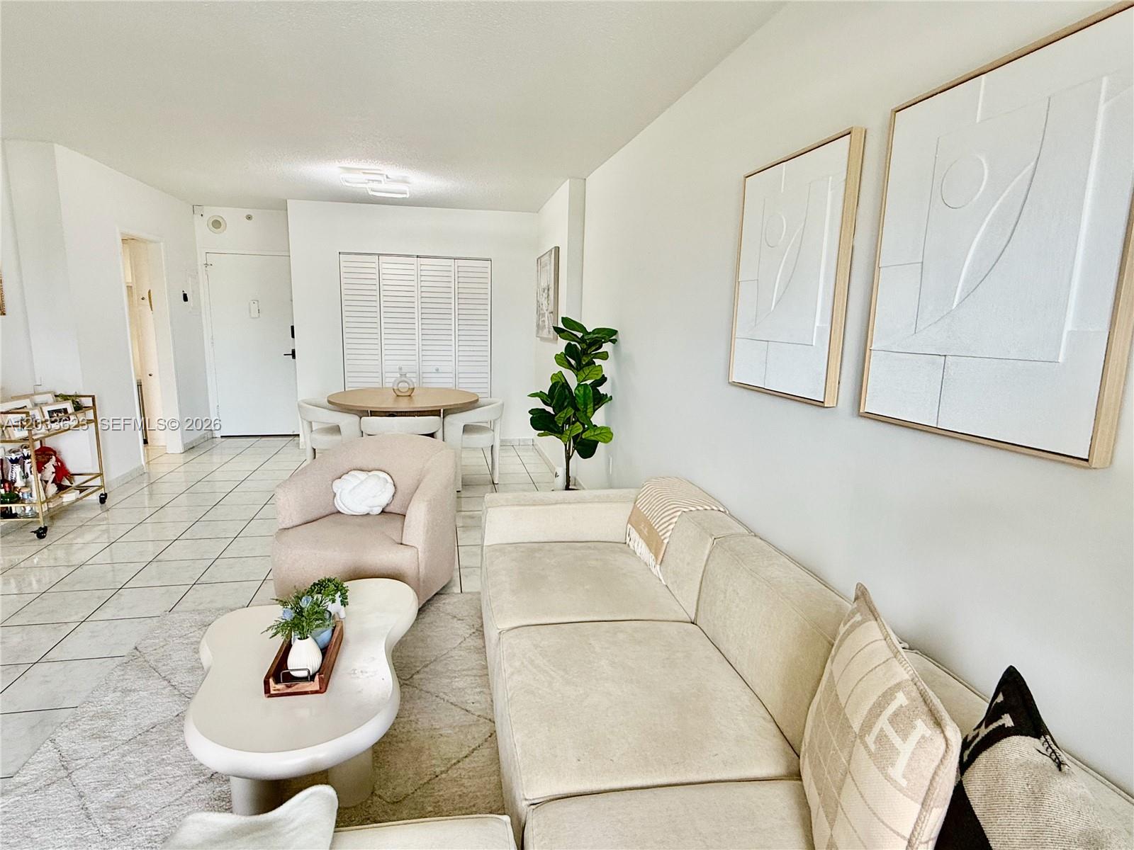 400 Kings Point Drive