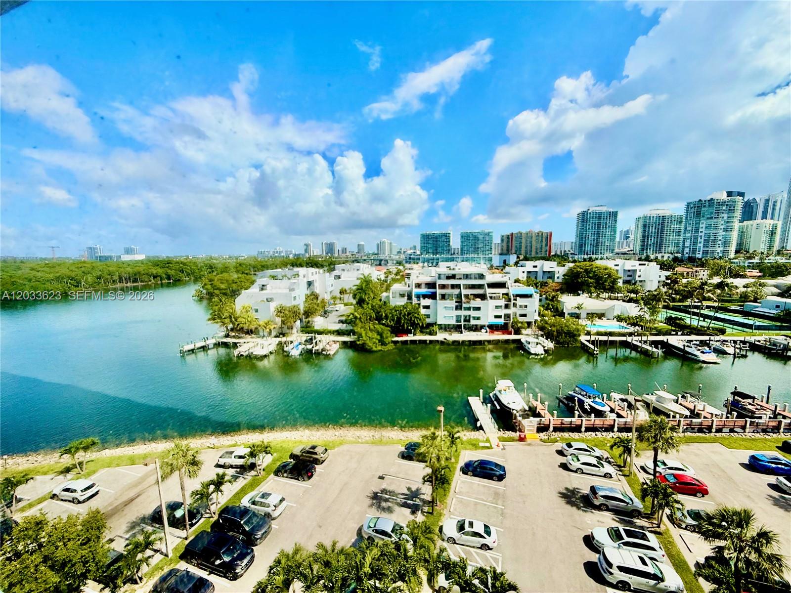 400 Kings Point Drive