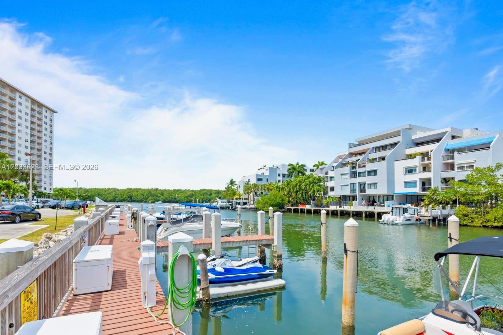 400 Kings Point Drive