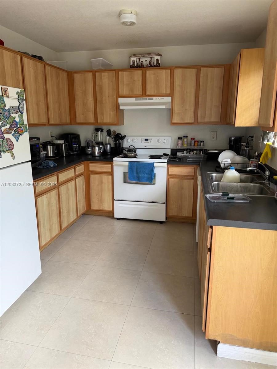 2066 NE 167th Street