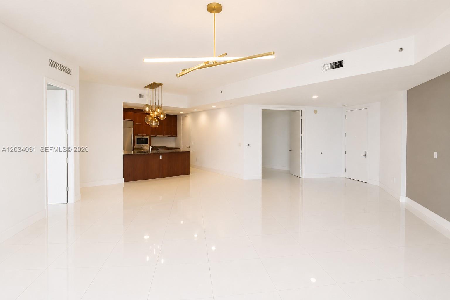 15901 Collins Avenue