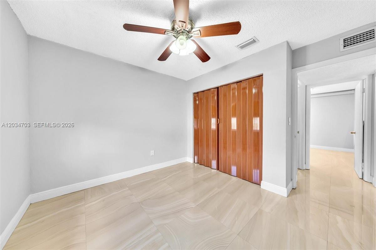 5445 W 27th Lane