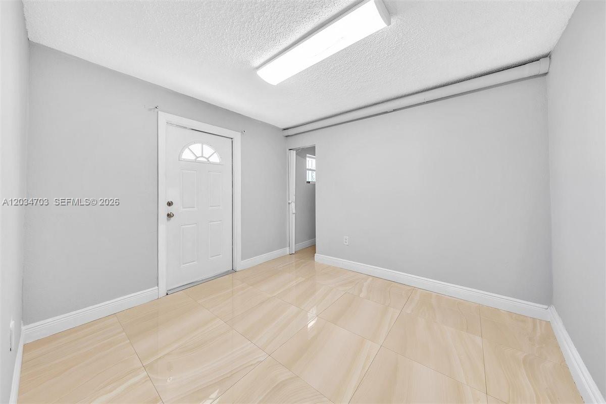 5445 W 27th Lane