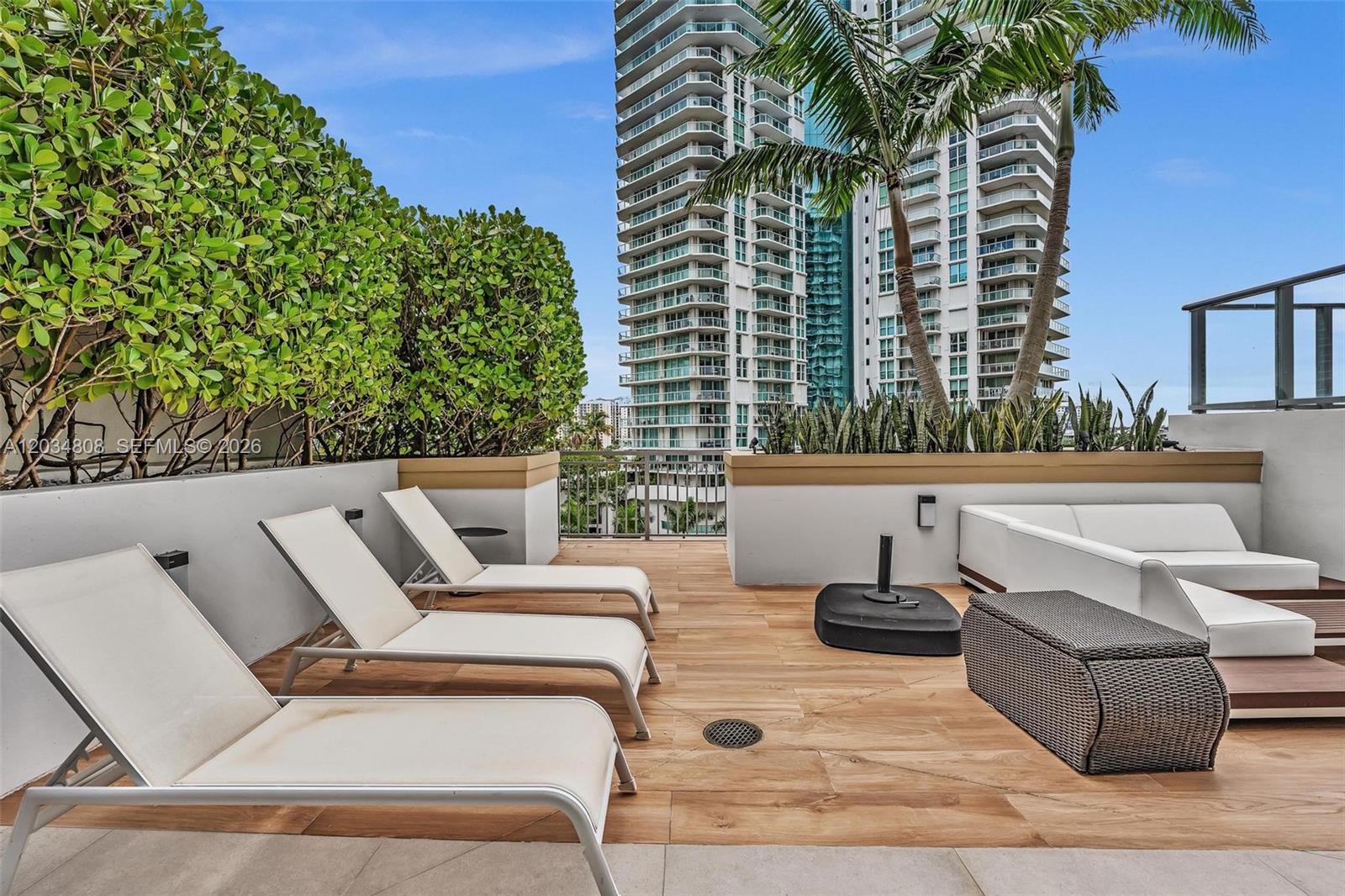 300 Sunny Isles Boulevard