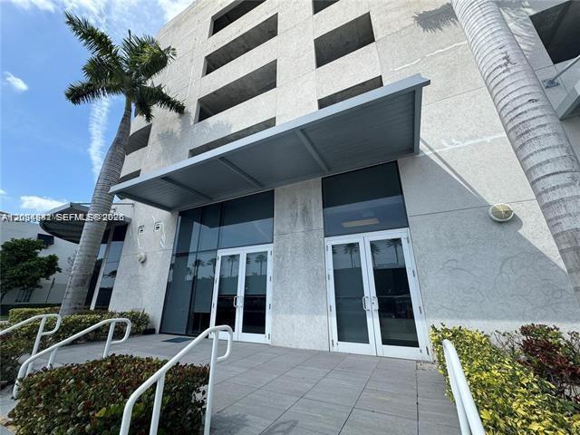 20200 W Dixie Highway