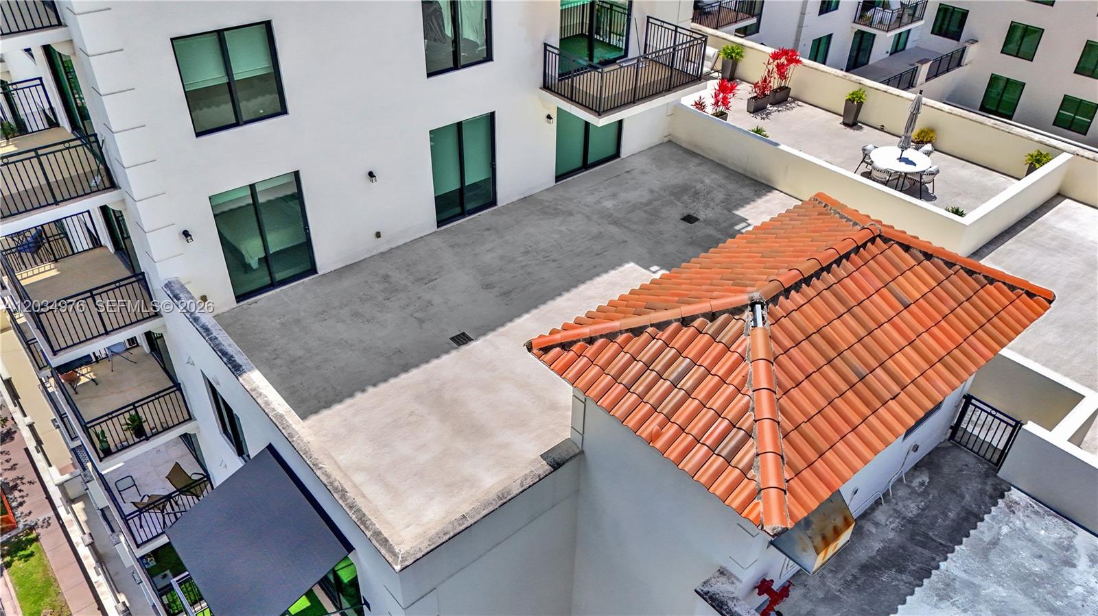1300 Ponce De Leon Boulevard