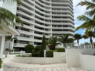 3000 Island Boulevard