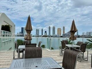 3000 Island Boulevard