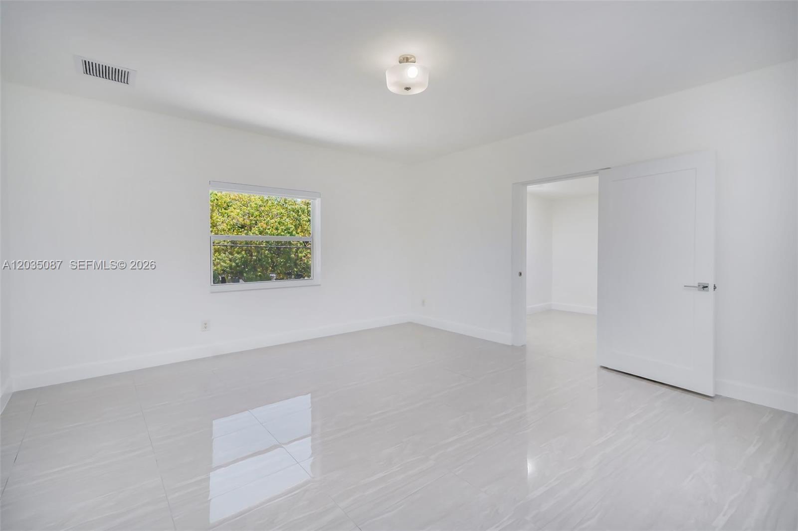 590 SW 23rd Avenue