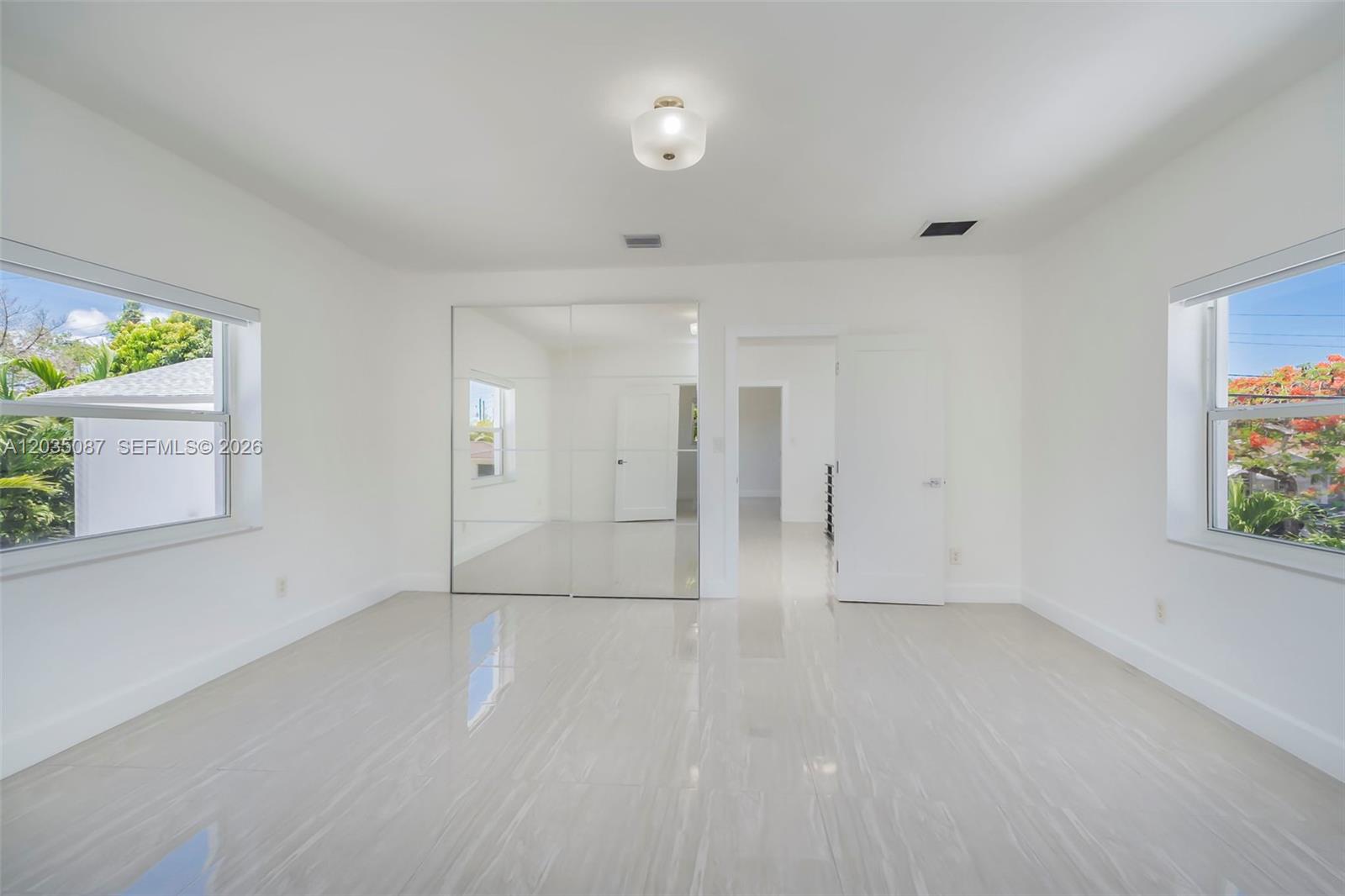 590 SW 23rd Avenue