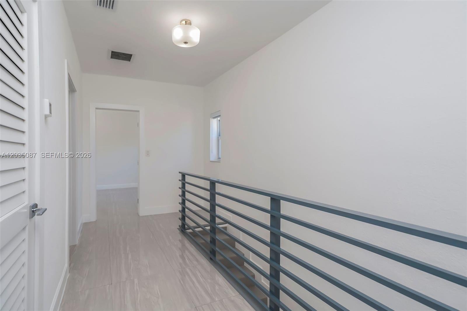 590 SW 23rd Avenue