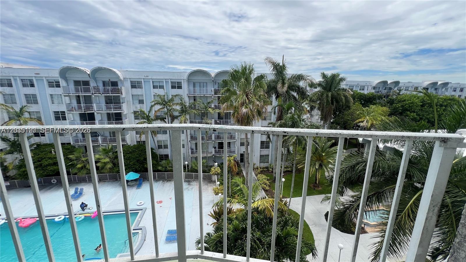 486 NW 165th St Road