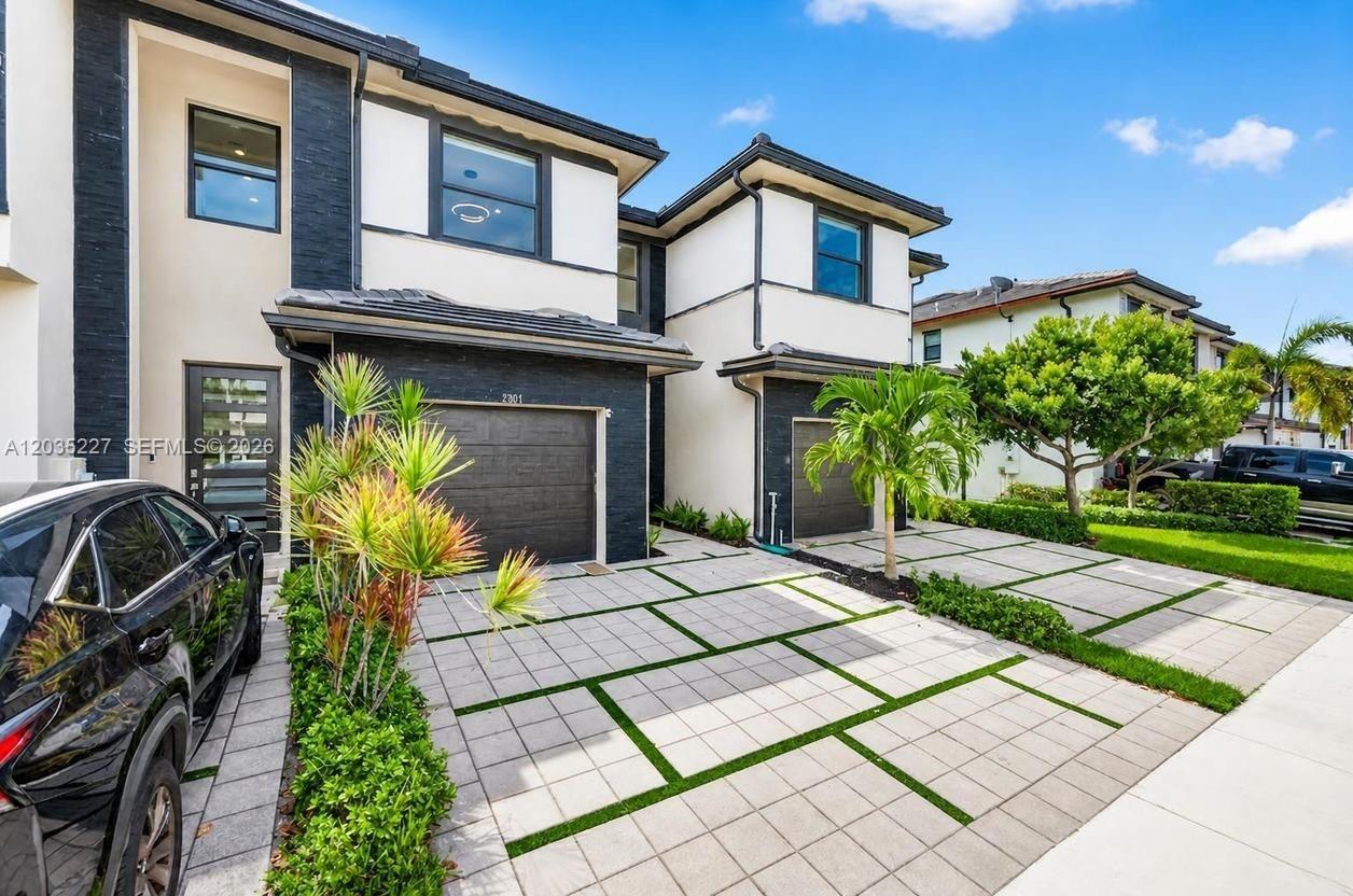 15841 NW 91st Court