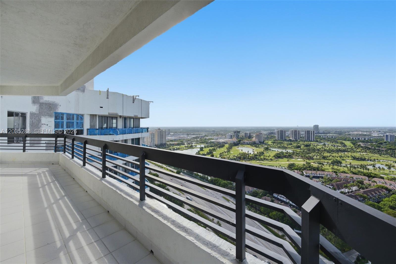 3500 Mystic Pointe Drive