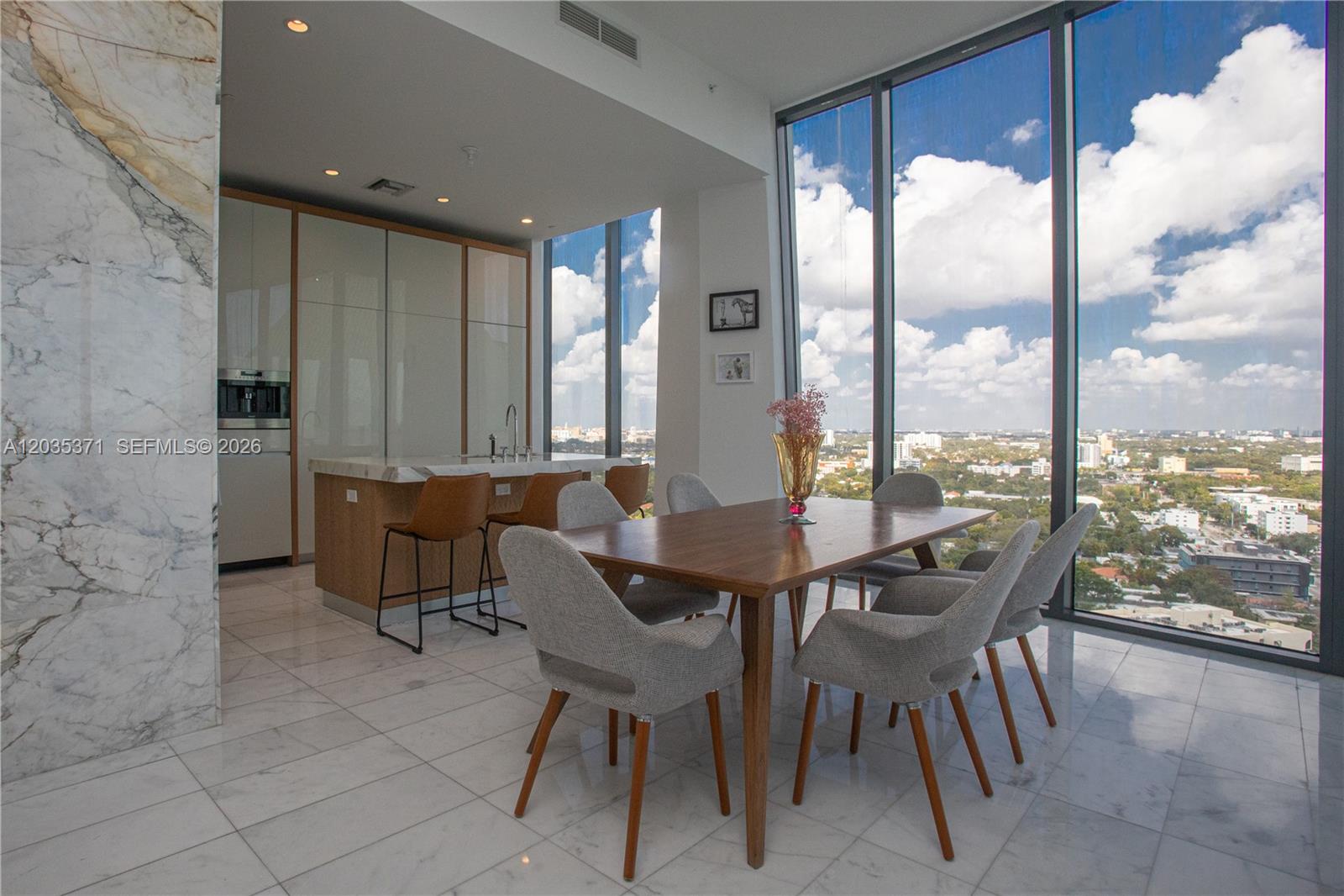 2821 S Bayshore Drive