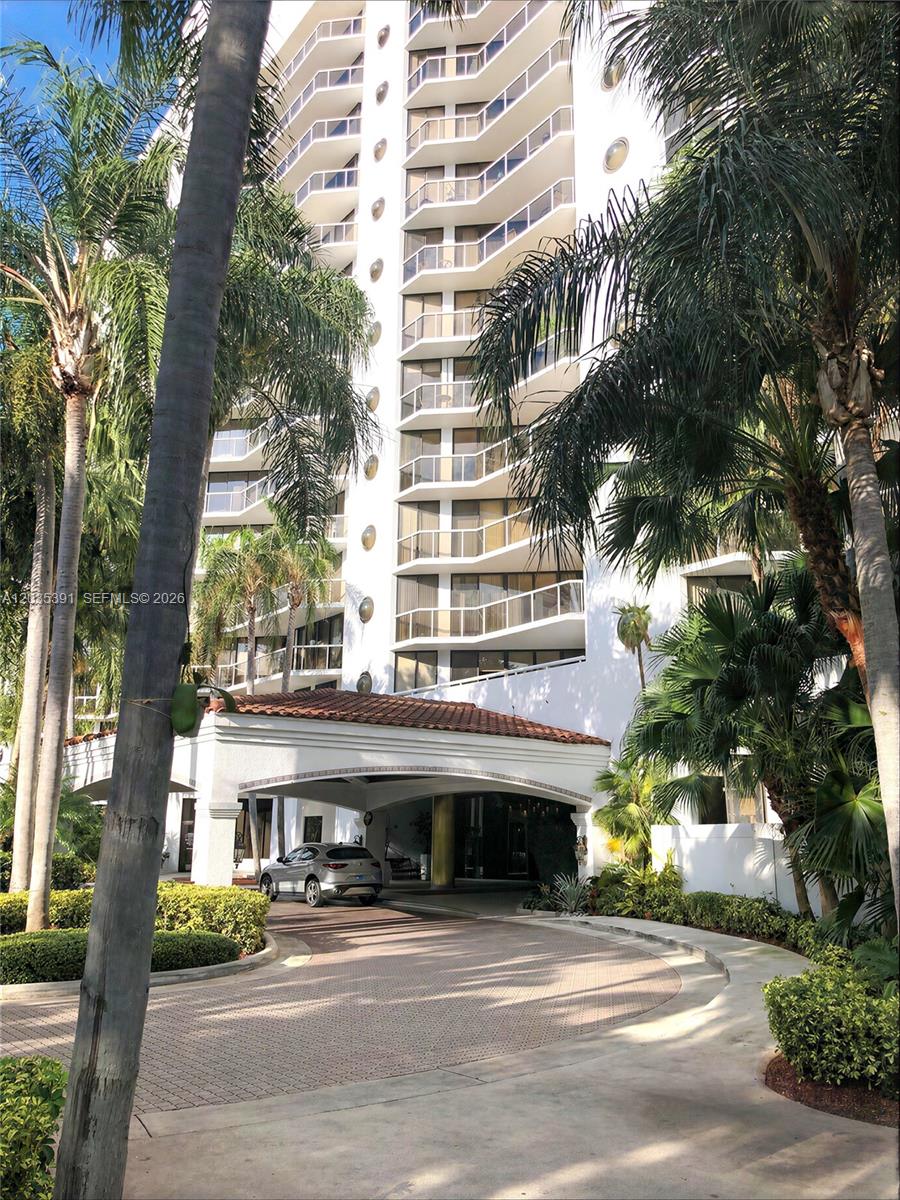 3610 Yacht Club Drive