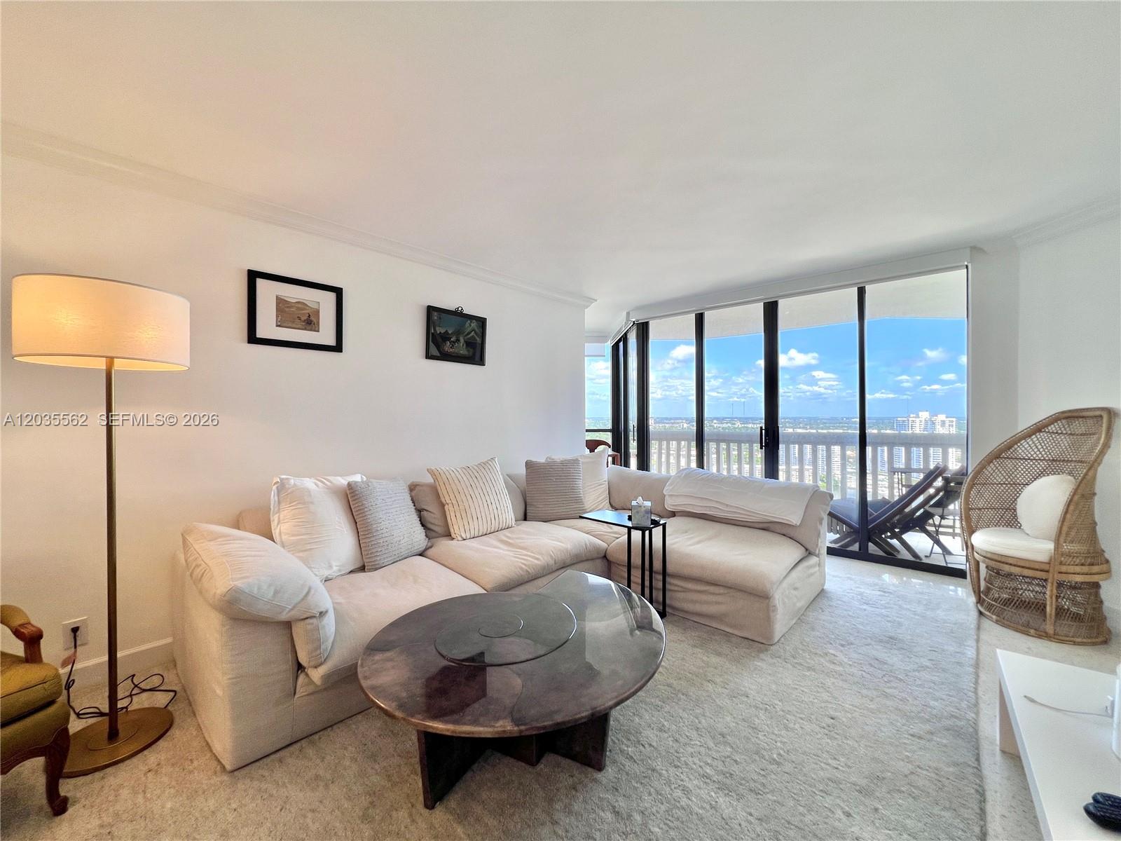 1000 W Island Boulevard