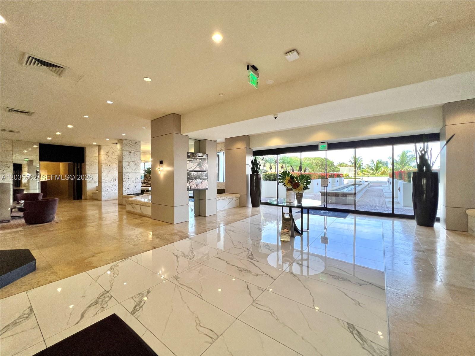 1000 W Island Boulevard