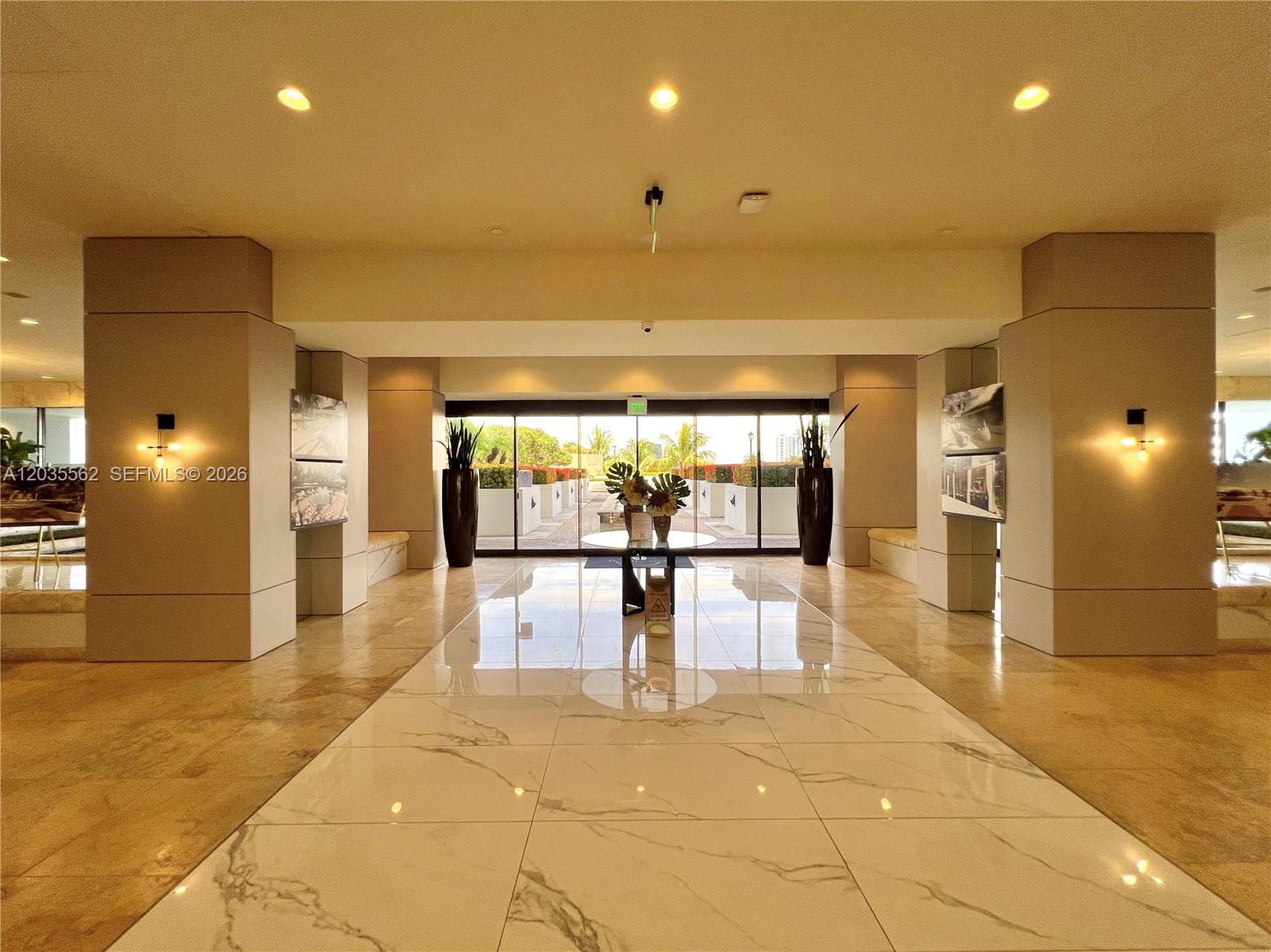 1000 W Island Boulevard